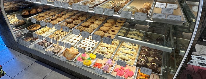 Primrose Bakery is one of Pleasanton.