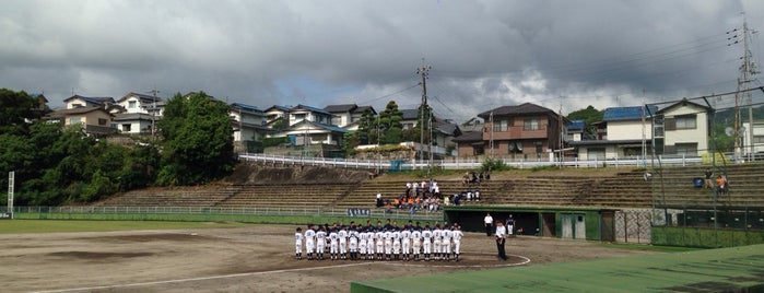 岩国市民球場 is one of baseball stadiums.