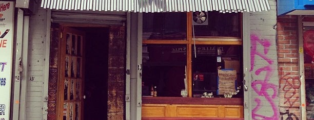 Stan's Cafecito is one of Lieux sauvegardés par Julia.