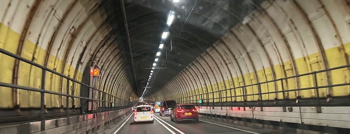 Dartford Tunnel is one of London's river crossings.