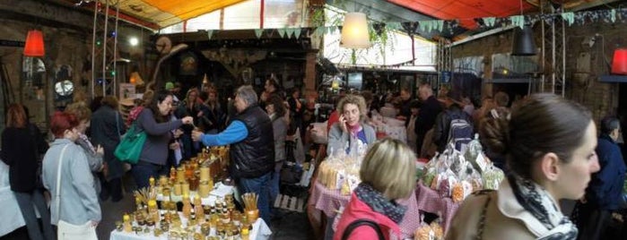 Szimpla Farmers' Market is one of Budapest's best markets (2014).