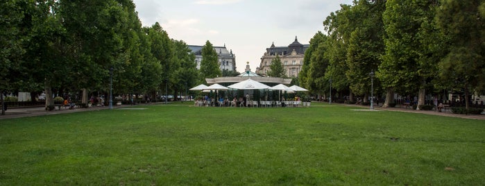 Szabadság tér is one of Budapeste.