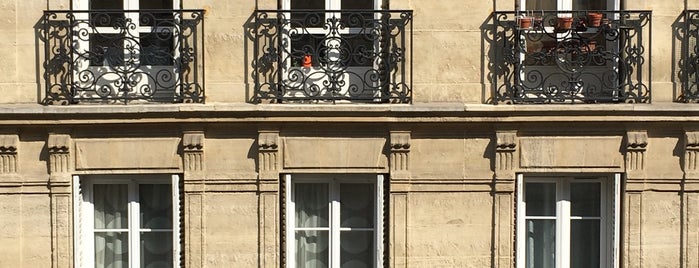 Hôtel Agora Saint Germain is one of Parijs.