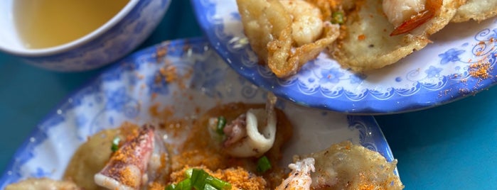 Bánh Khọt Gốc Vú Sữa is one of Chờ check .
