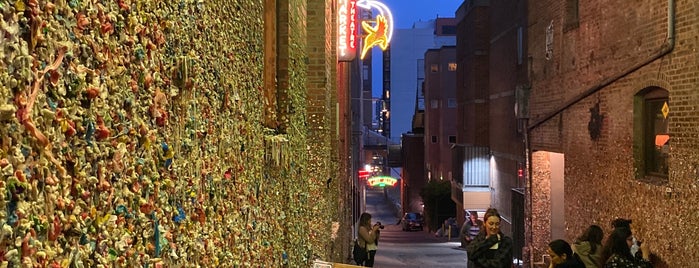 Post Alley is one of Sleepless in Seattle.