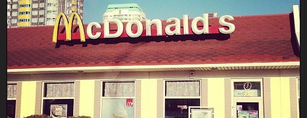 McDonald's is one of Orte, die Evgene gefallen.