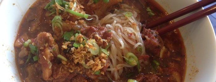 Phnom Penh Noodle Shack is one of Lieux qui ont plu à Justin.