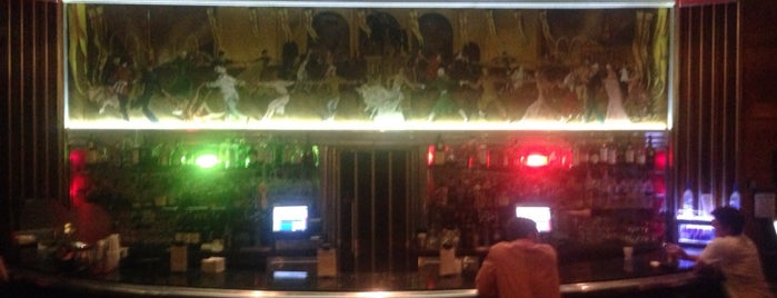 Observation Bar is one of Lugares favoritos de Justin.
