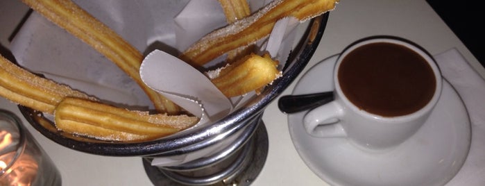 Churros Calientes is one of Justinさんのお気に入りスポット.