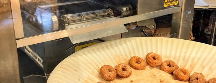Red Apple Farm is one of The 15 Best Places for Donuts in Boston.