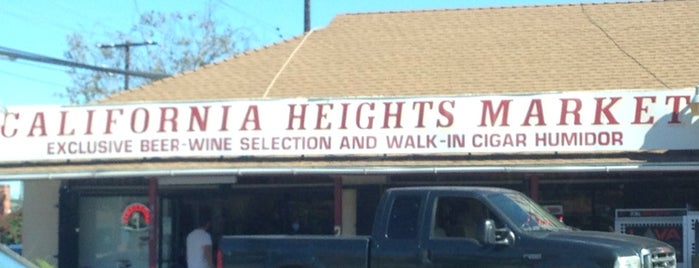 California Heights Market is one of Orte, die Justin gefallen.
