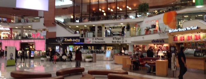 Westfield Culver City is one of Lieux qui ont plu à Justin.