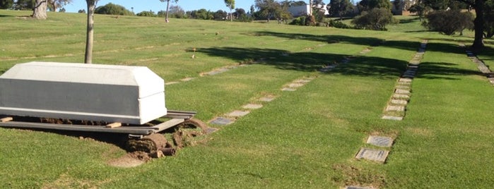 Holy Cross Cemetery is one of Lieux qui ont plu à Justin.