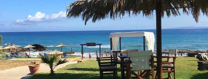 Vrahos Beach Snack Bar is one of Stefan'ın Beğendiği Mekanlar.