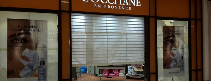 L’Occitane en Provence is one of Gurney Paragon.