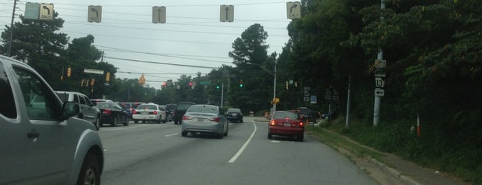 Buford & Cheshire Bridge/Lenox is one of Lugares favoritos de Chester.