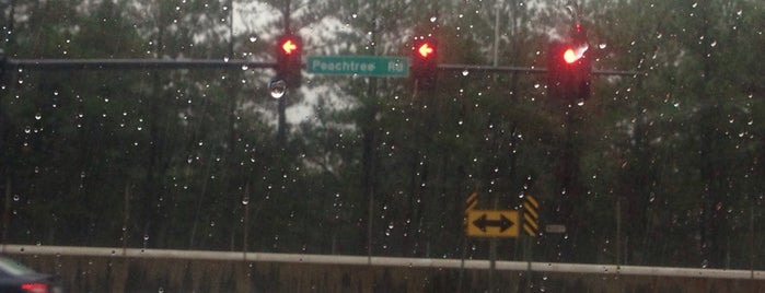 Hermance Drive & Peachtree Rd is one of Lugares favoritos de Chester.