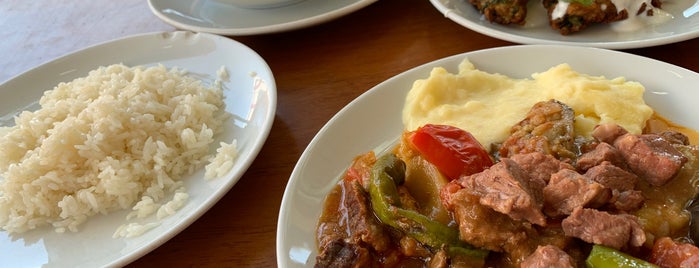 Elgin Konuk Et Lokantası is one of İzmir yemek.
