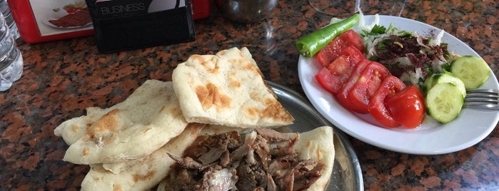 Merkez Piknik Döner is one of Eve Yakın Yemek (Mimaroba Civarı).