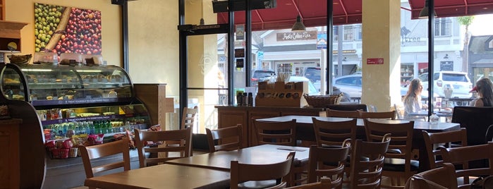 The Coffee Bean & Tea Leaf is one of Close to work spots.