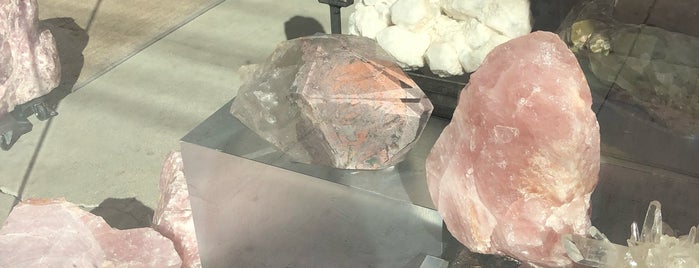Crystalarium is one of Lieux sauvegardés par People.