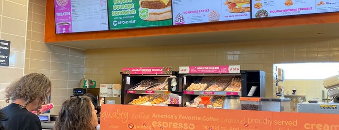 Dunkin' is one of Marjorie : понравившиеся места.