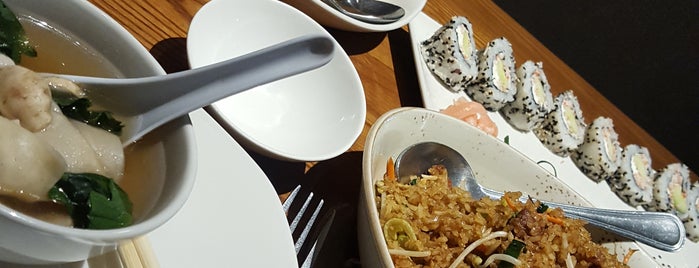 P.F. Chang's Asian Restaurant is one of Posti che sono piaciuti a Fer.