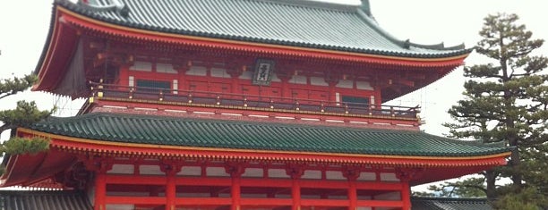 平安神宮 is one of 京都に旅行したらココに行く！.