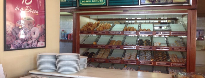 Baker's Dozen Donuts is one of Tripoli.