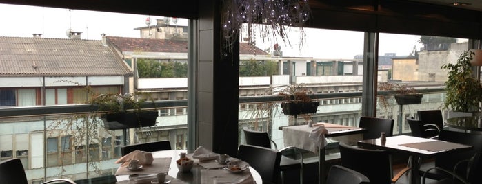 Globe Restaurant & Lounge Bar is one of Milan.