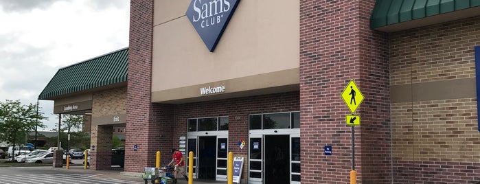 Sam's Club is one of Clarksville.