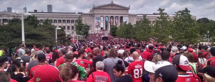 Chicago Blackhawks Stanley Cup Victory Parade 2015 is one of Andrew 님이 좋아한 장소.