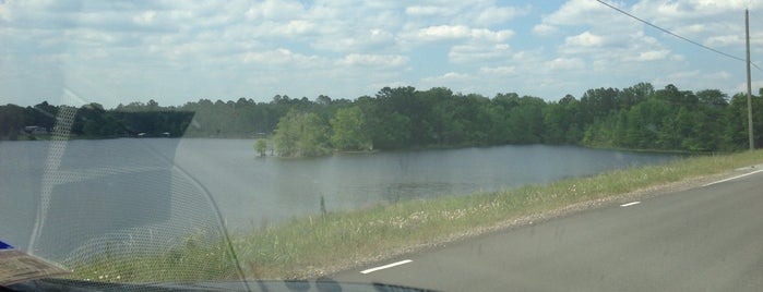 Nantachie Lake is one of Orte, die Cortland gefallen.