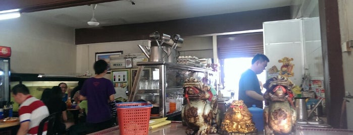 Desaru Restaurant is one of Must-visit Food in Kluang.