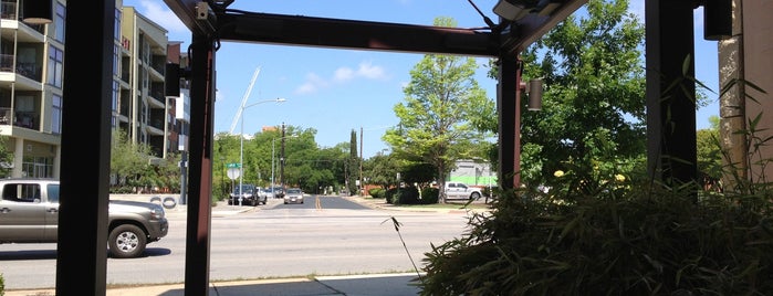 The Coffee Bean & Tea Leaf is one of Austin + Cedar Park: Coffee/Sweets.