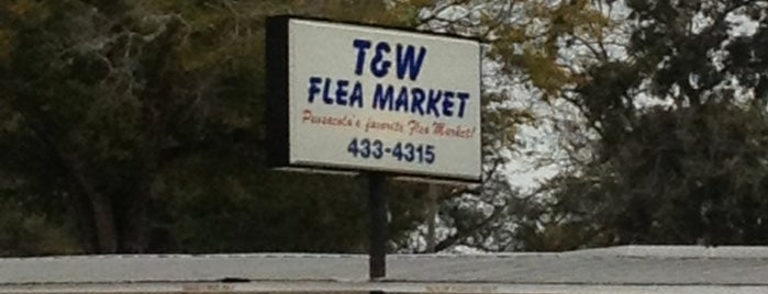 T & W Flea Market is one of Orte, die ElizaGeorgeMakeupArtist gefallen.
