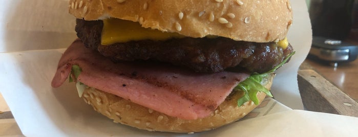 Et 7 Steak Burger is one of Tempat yang Disukai Okan.