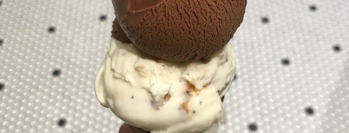 Jeni's Splendid Ice Creams is one of Lugares guardados de Mimi.