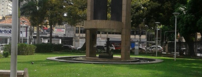Praça Santuário is one of Praças do Pará.