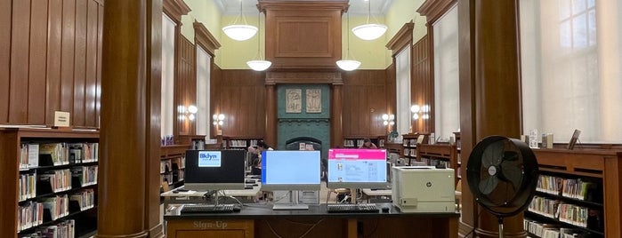 Brooklyn Public Library - Park Slope is one of สถานที่ที่ John ถูกใจ.