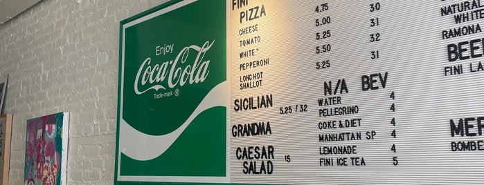 Fini Pizza is one of สถานที่ที่ Dan ถูกใจ.