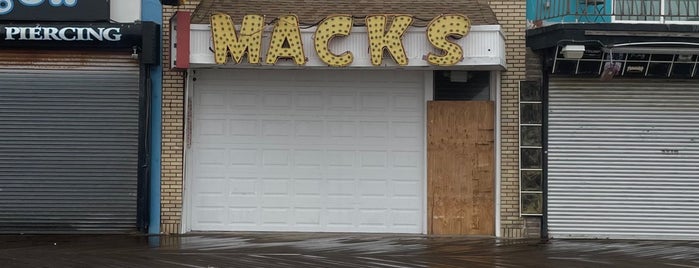 Mack's Pizza is one of Jersey Pizza.