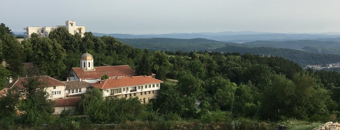 Хотел "Севастократор" is one of Lieux qui ont plu à Nataliya.