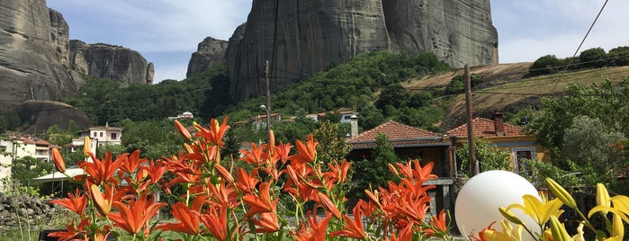 Bloutsos Rooms is one of สถานที่ที่ Nataliya ถูกใจ.