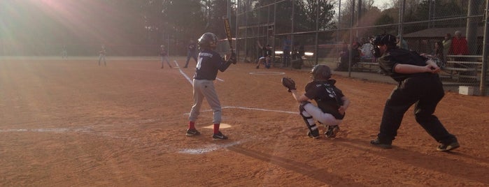 Sequoyah Park Baseball Fields is one of Lugares favoritos de Bryan.