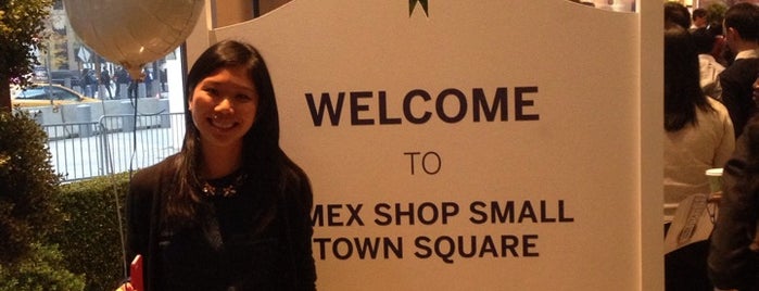 Amex Shop Small Town Square is one of Lieux sauvegardés par Steena.