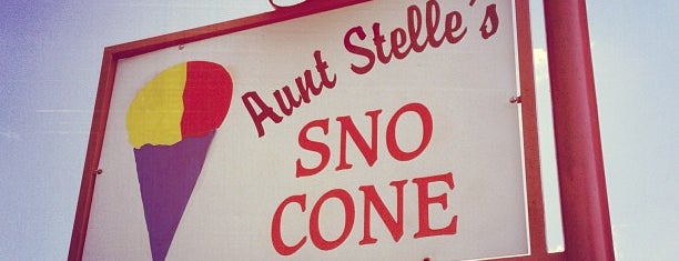 Aunt Stelle's Sno Cone is one of สถานที่ที่บันทึกไว้ของ Ashley.