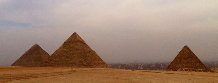 Great Pyramids of Giza is one of World destinations.