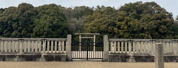 神功皇后狭城楯列池上陵 (五社神古墳) is one of 西日本の古墳 Acient Tombs in Western Japan.