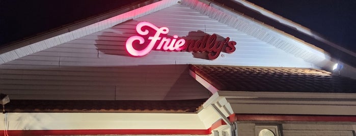 Friendly's is one of Locais salvos de Priscila.